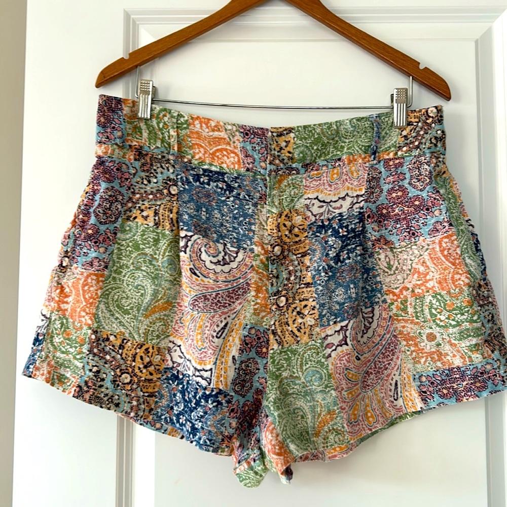 Colorful Paisley Women's Shorts